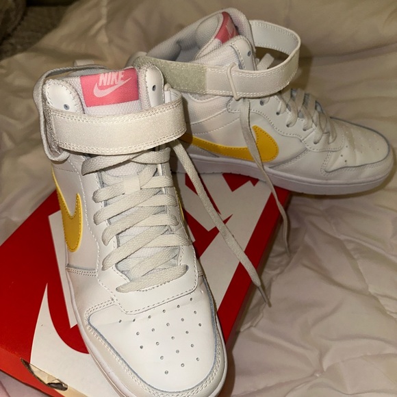 pink and yellow high top nike shoes - Picture 4 of 7